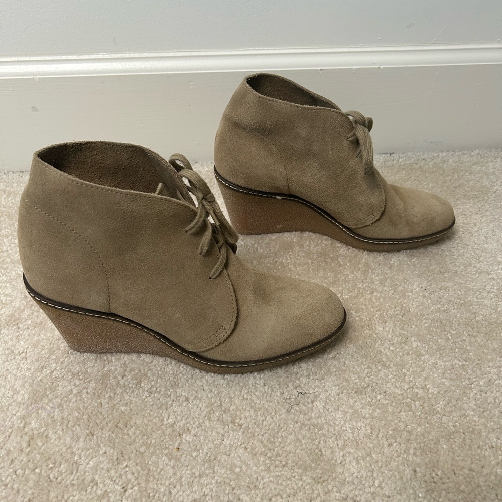 J.Crew Taupe Tan Suede Macallister Wedge Heel Ankle Boots Booties shoe Size? 6.5